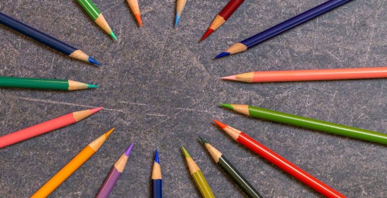 colored pencils arranged in circle